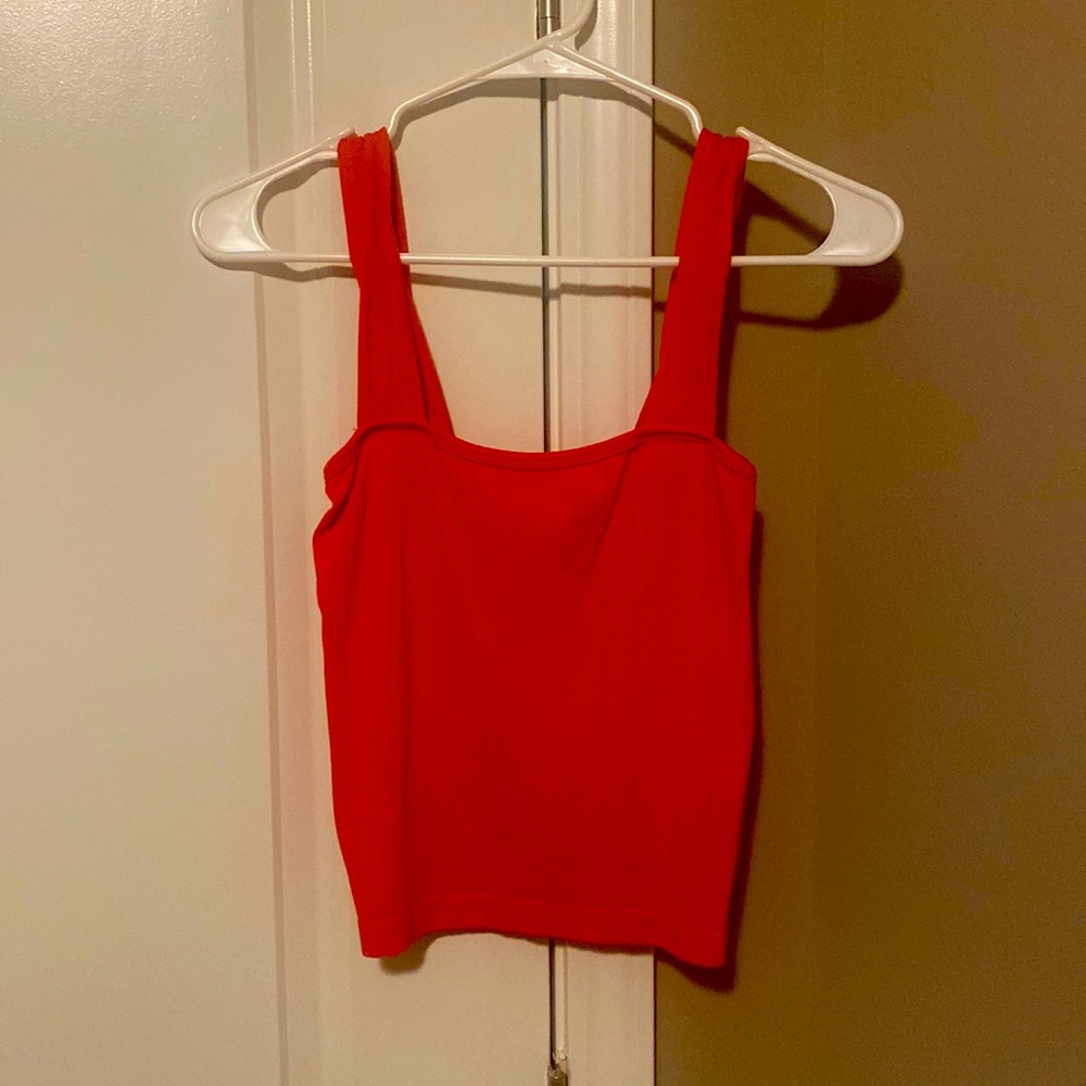 Cute hot red crop top 2 items for 15!